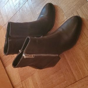 Marc Fisher double zipper ankle boots size 6 dark brown